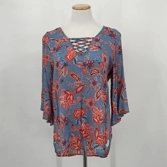 Democracy Blue Floral Hi Low Blouse Top Bell 3/4 Sleeves Small - Picture 8 of 9